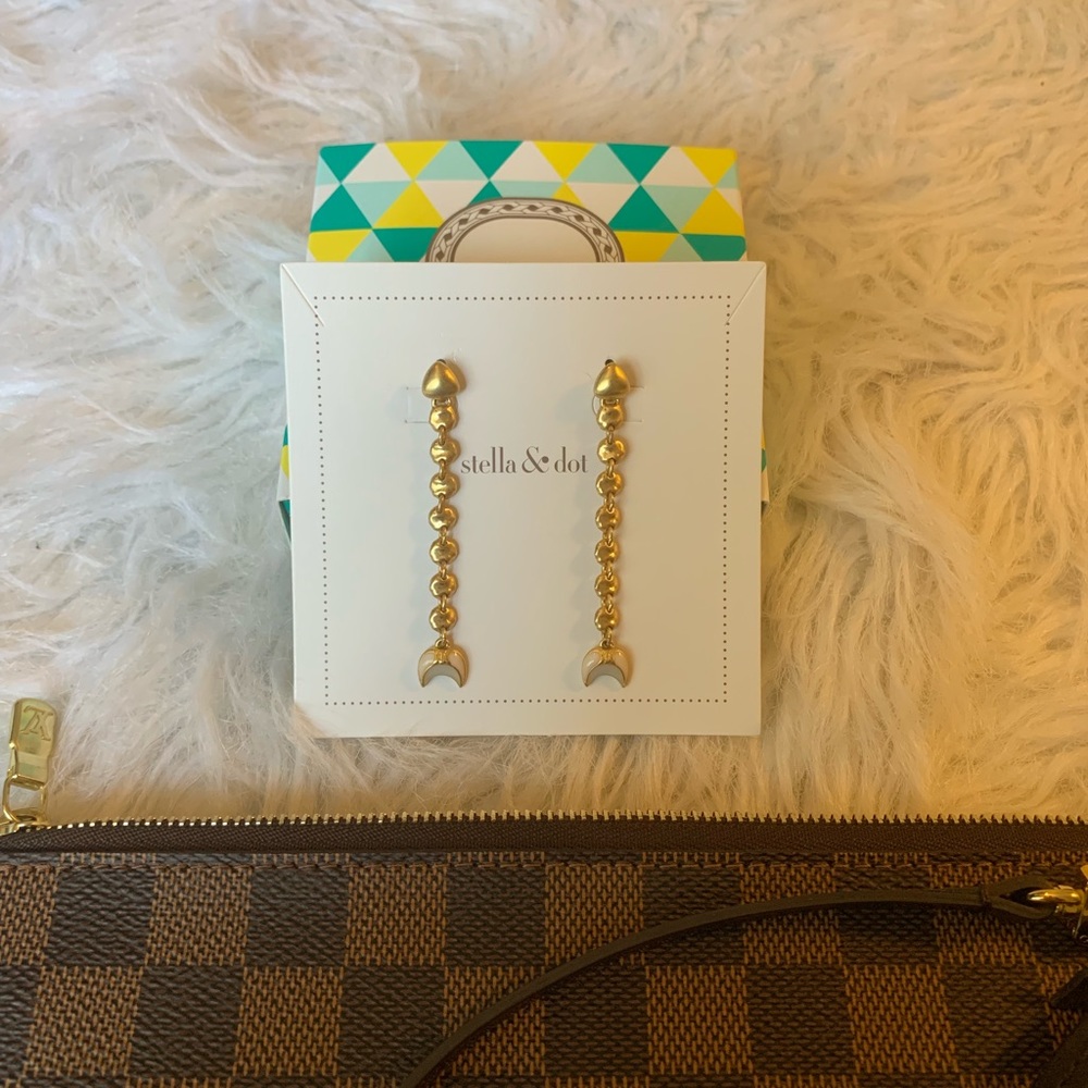 Stella and dot Trevally earrings